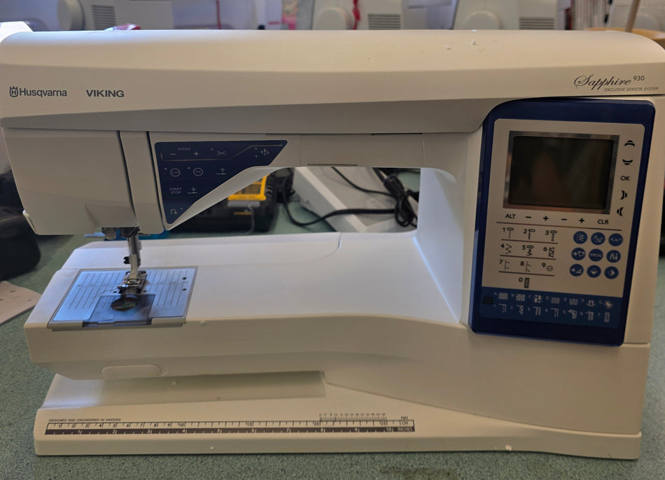 Husqvarna Viking Sapphire™ 930 Sewing Machine floor model