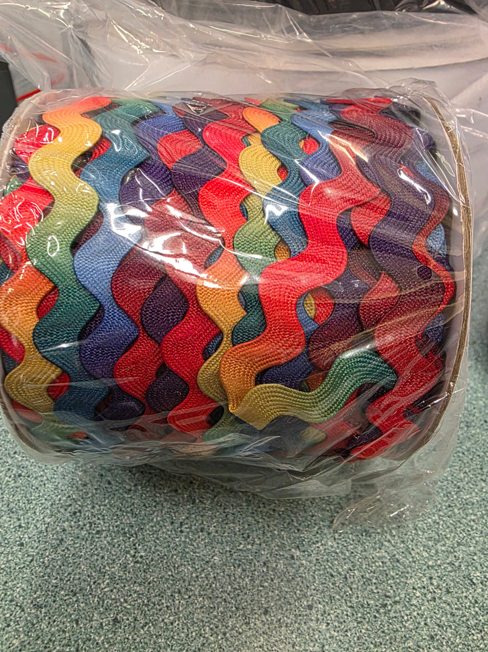 Rickrack in assorted colours 15 mm