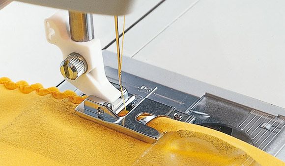 Husqvarna Viking 3 mm Shelled Rolled Hem Foot Item #: 411852045
