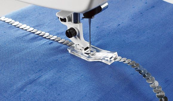 HUSQVARNA® VIKING® Fancy Trim Foot